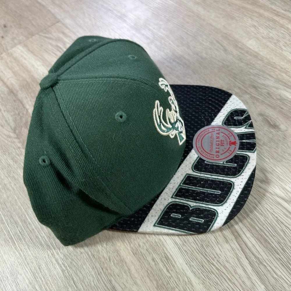Mitchell & Ness Milwaukee Bucks Snapback Hat NBA Basketball Green Black Wool Cap